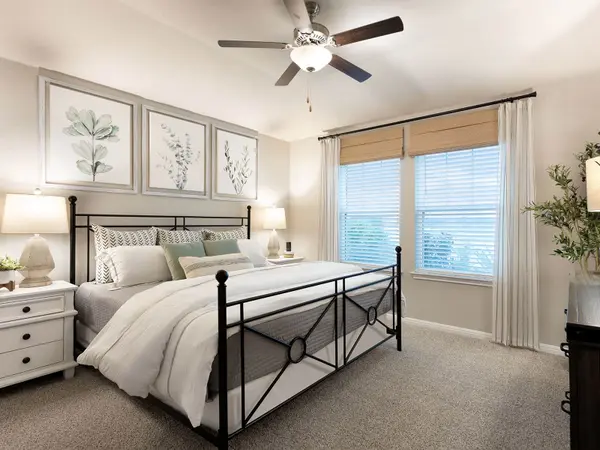 130 Greenspire Ln, Hutto, TX 78634