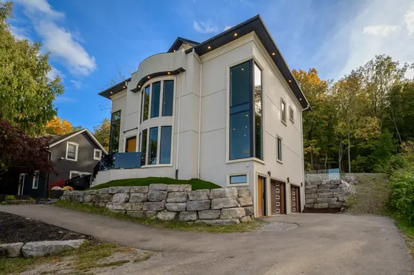 237 Main St W, Grimsby, ON L3M 1S1