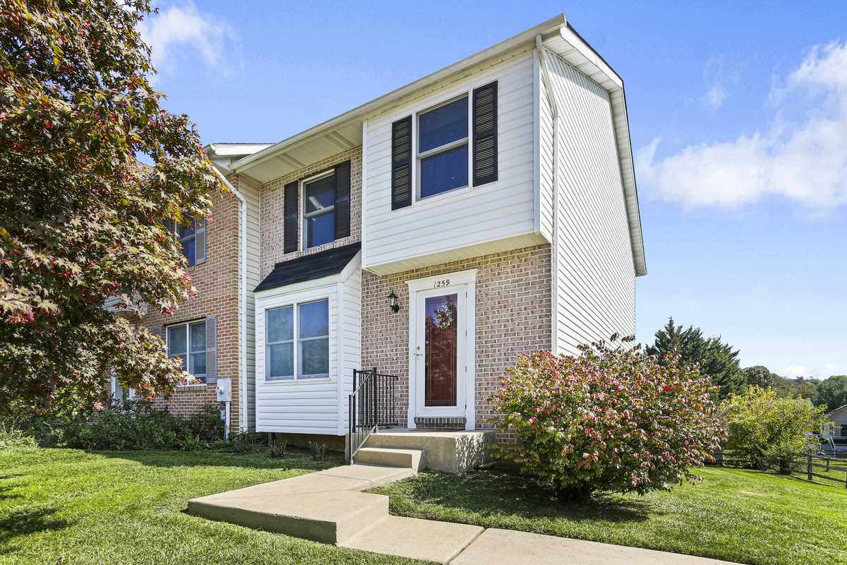 1259 Fairway Dr, Westminster, MD 21158
