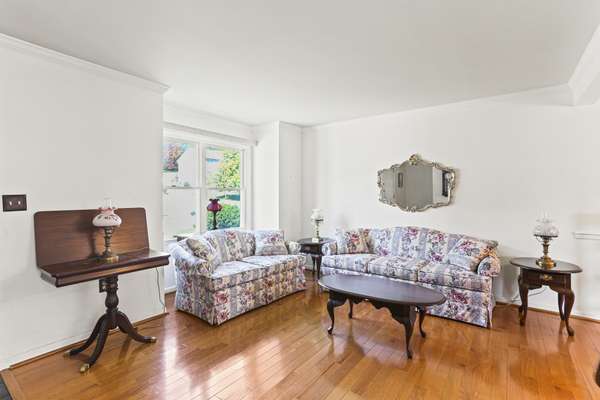 1259 Fairway Dr, Westminster, MD 21158