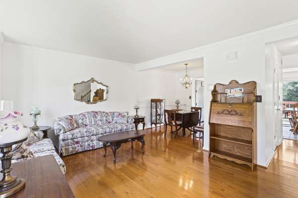 1259 Fairway Dr, Westminster, MD 21158