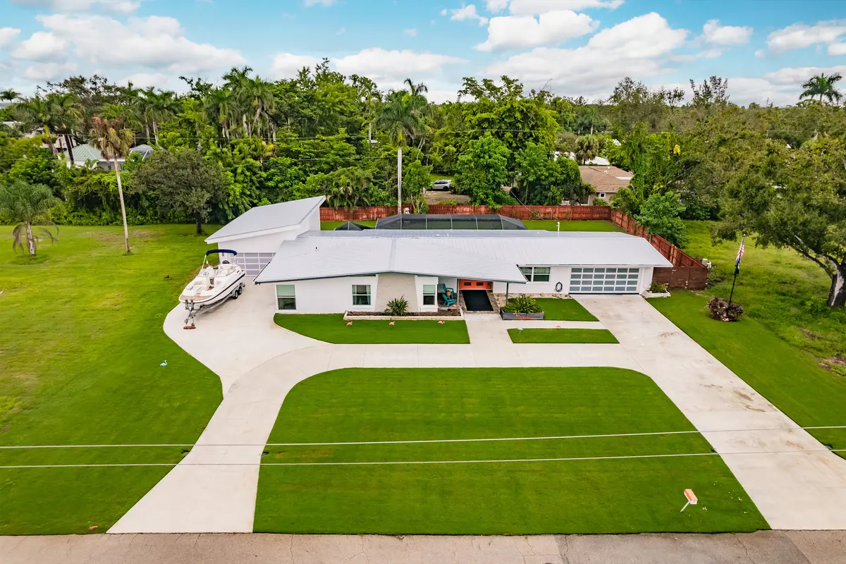 1013 Aqua Ln, Fort Myers, FL 33919