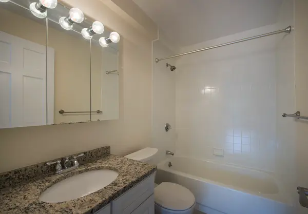 1111 Beacon St, Brookline, MA 02446
