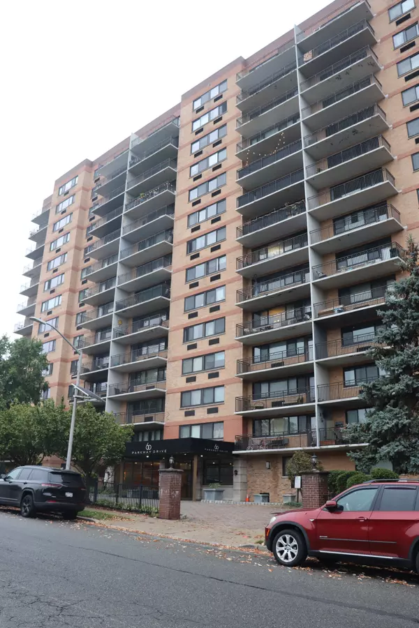 60 Parkway Dr E #1b, East Orange, NJ 07017