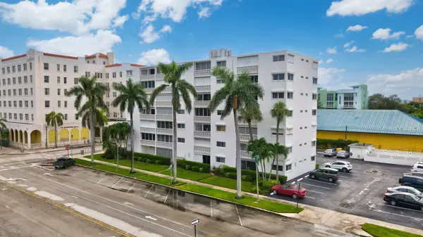 1 N Golfview Rd #105, Lake Worth Beach, FL 33460