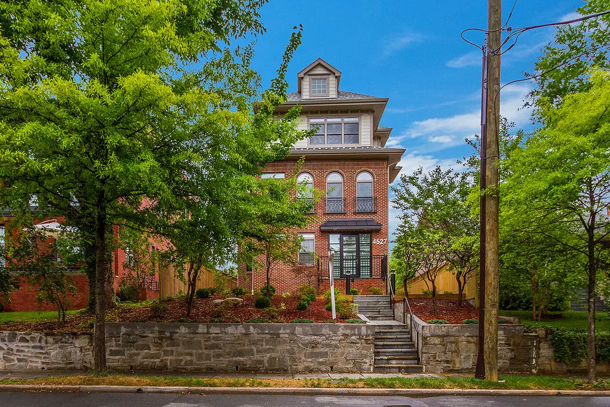 4527 MacArthur Blvd NW #1, Washington, DC 20007