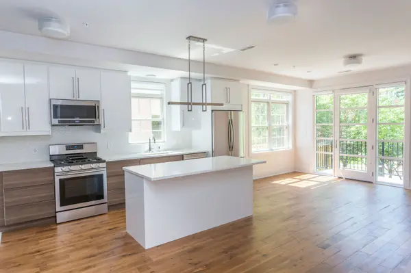 4527 MacArthur Blvd NW #1, Washington, DC 20007