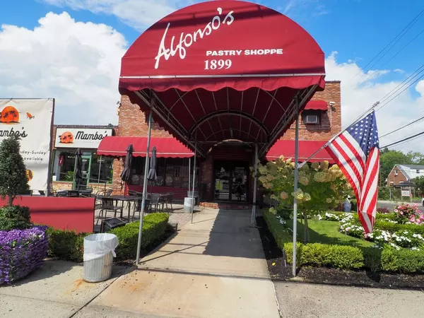 Staten Island, NY 10314,1899 Victory Blvd
