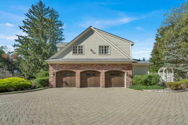 29 Lower Cross Rd, Saddle River, NJ 07458