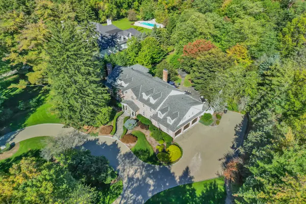 29 Lower Cross Rd, Saddle River, NJ 07458