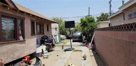 1121 W 48th St, Los Angeles, CA 90037