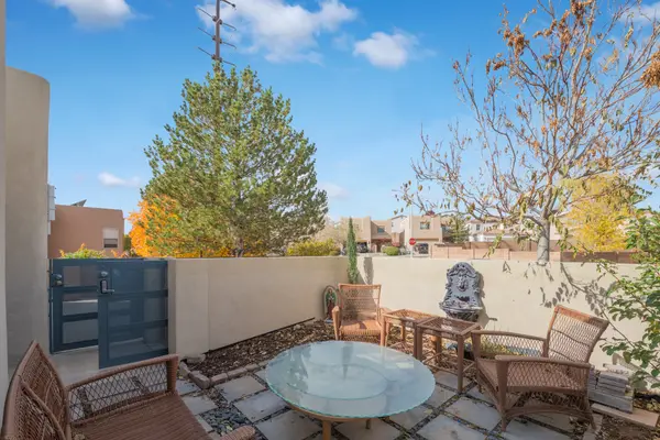 8304 Petosky NW, Albuquerque, NM 87120
