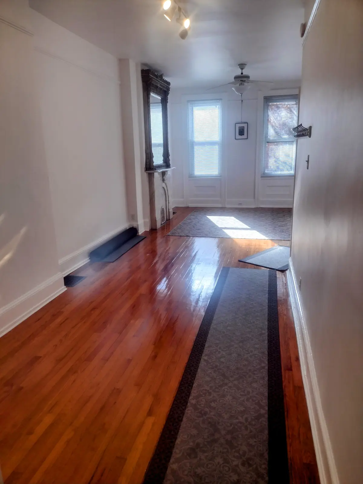 2031 Fitzwater St #1F, Philadelphia, PA 19146