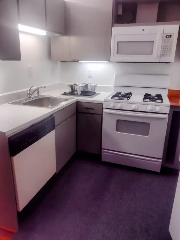 2031 Fitzwater St #1F, Philadelphia, PA 19146