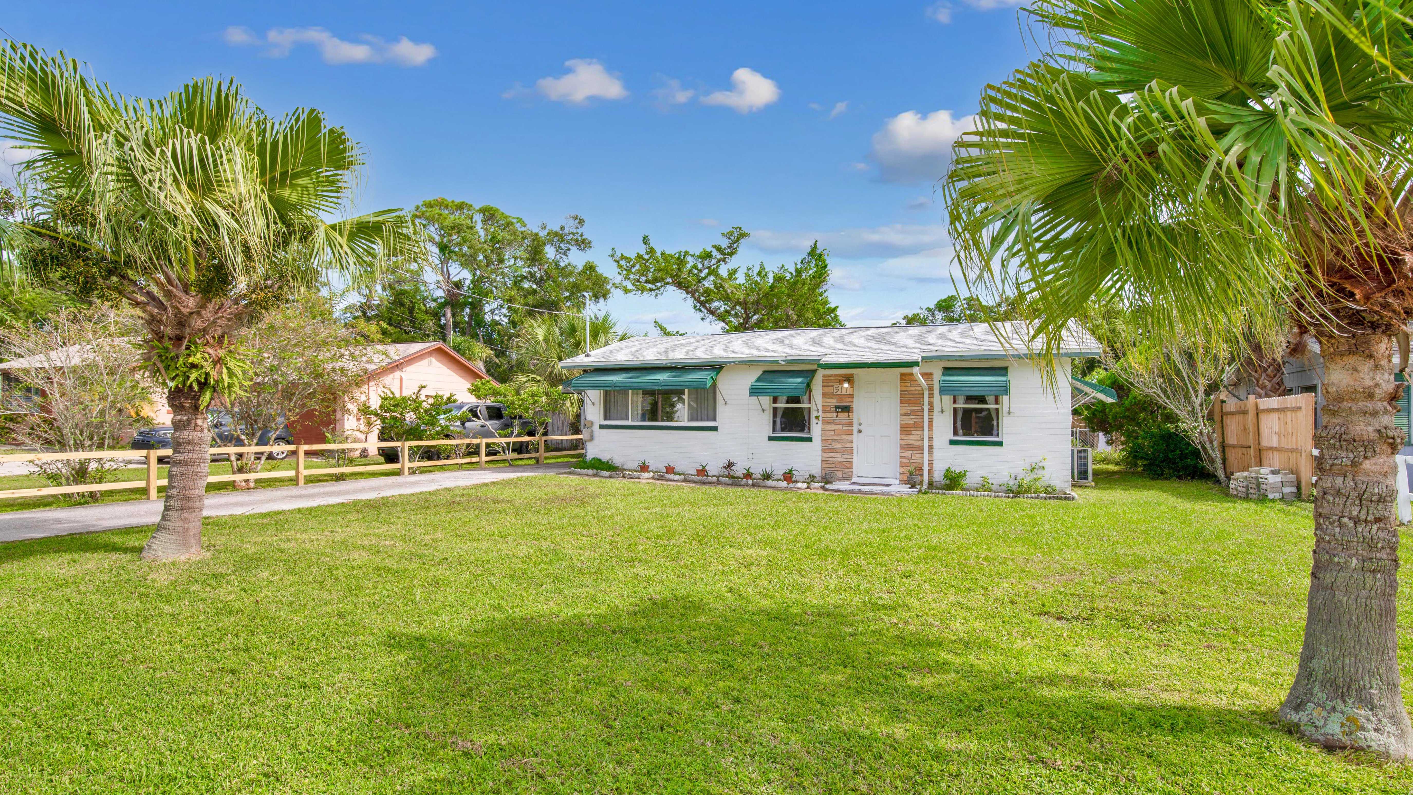 517 Blake Rd, South Daytona, FL 32119