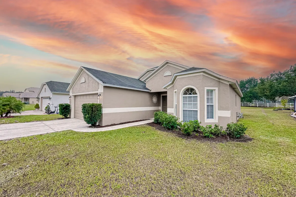 1054 Bluegrass Dr, Groveland, FL 34736