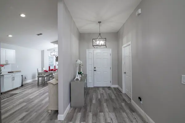 1054 Bluegrass Dr, Groveland, FL 34736