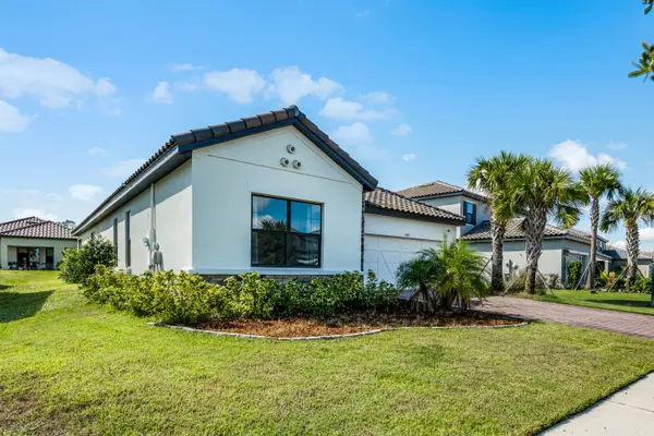 1660 Goblet Cove St, Kissimmee, FL 34746