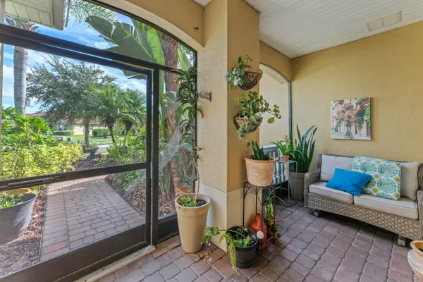3718 Paradiso Circle, Kissimmee, FL 34746