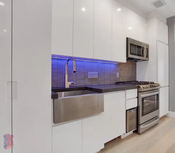 195 Stanton St #5A, New York, NY 10002