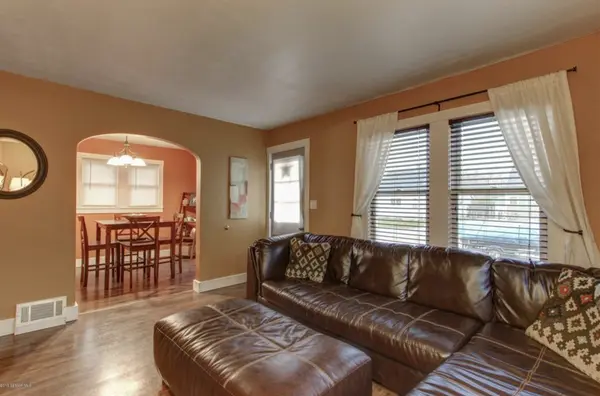 1606 3rd St NE, Rochester, MN 55906