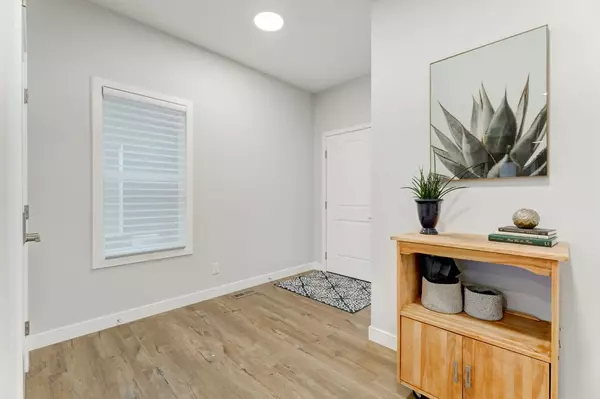 Calgary, AB T3M,Magnolia Hts SE