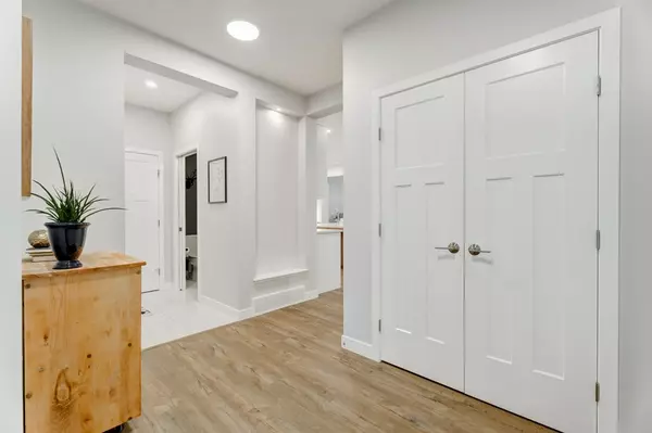 Calgary, AB T3M,Magnolia Hts SE