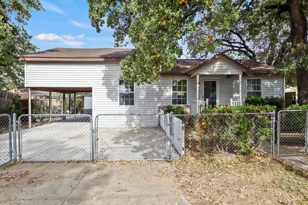4205 Kelroy St, Fort Worth, TX 76119