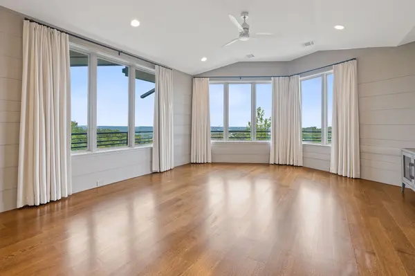 10 Hedge Ln, Austin, TX 78746