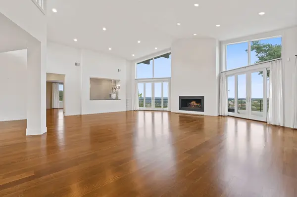 10 Hedge Ln, Austin, TX 78746