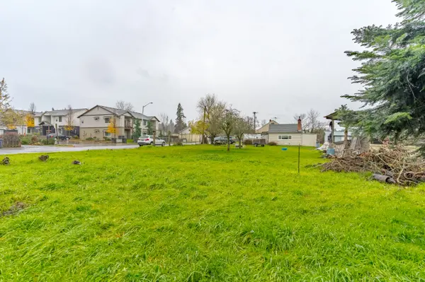 328 Fossholm St NE, Silverton, OR 97381