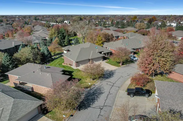 5133 Old Creek Rd, Lincoln, NE 68516