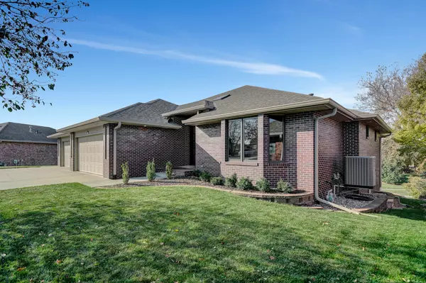 5133 Old Creek Rd, Lincoln, NE 68516