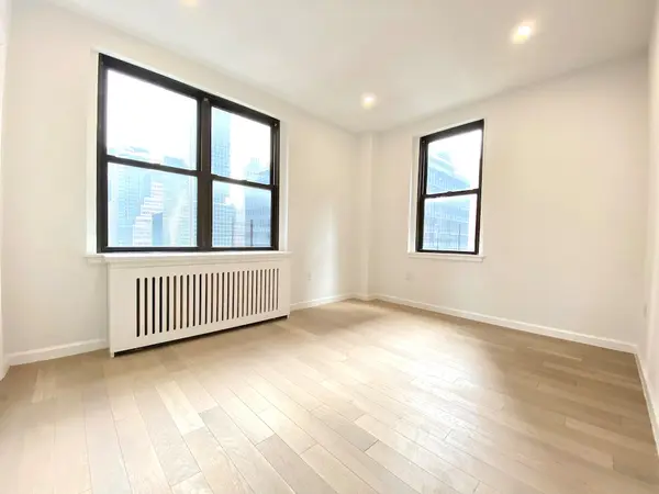 160 E 48th St #P3P, New York, NY 11203