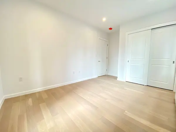 160 E 48th St #P3P, New York, NY 11203