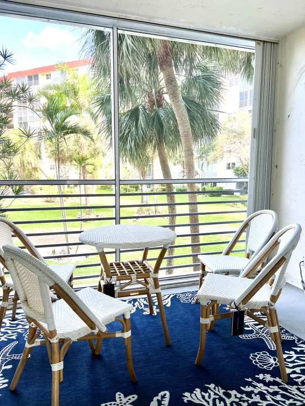 2731 NE 14th St #203, Pompano Beach, FL 33062