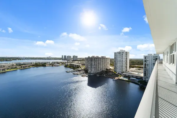 2801 NE 183rd St #Unit 2116W, Aventura, FL 33160