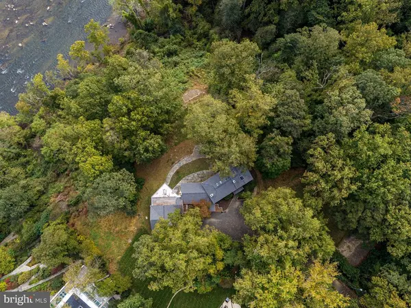1175 Crest Ln, Mclean, VA 22101
