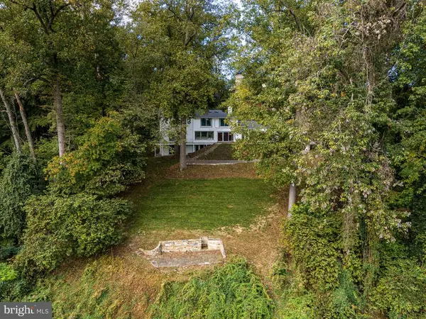 1175 Crest Ln, Mclean, VA 22101