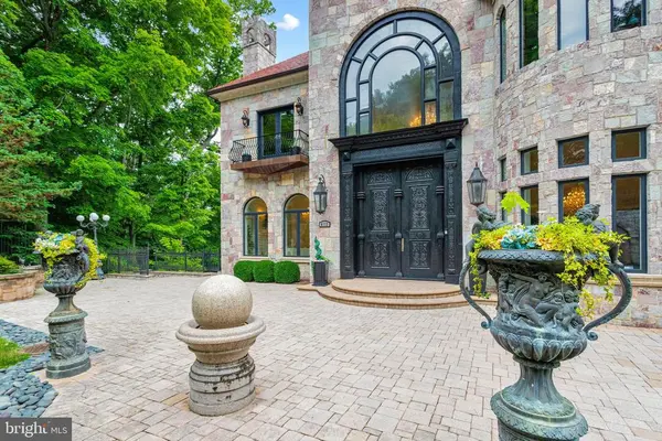 612 Rivercrest Dr, Mclean, VA 22101