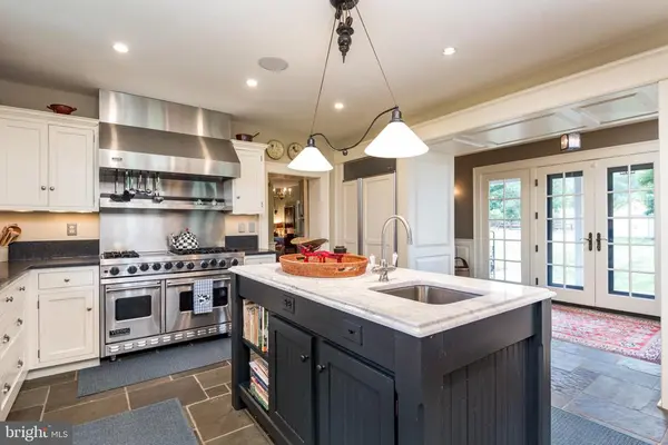 13252 Harpers Ferry Rd, Purcellville, VA 20132