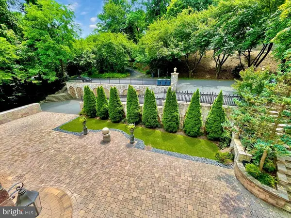 612 Rivercrest Dr, Mclean, VA 22101