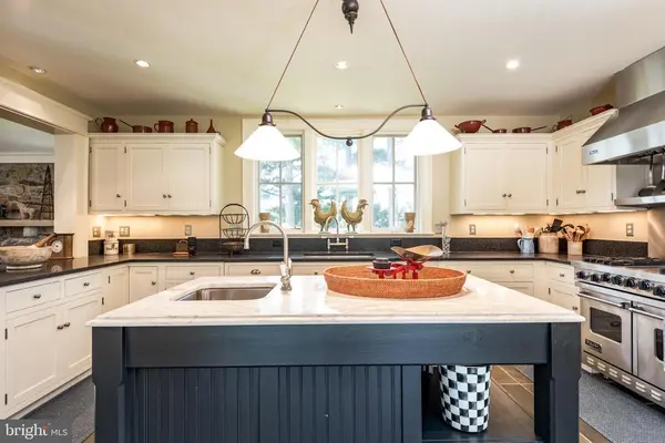 13252 Harpers Ferry Rd, Purcellville, VA 20132