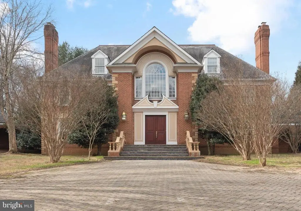 8537 Old Dominion Dr, Mclean, VA 22102