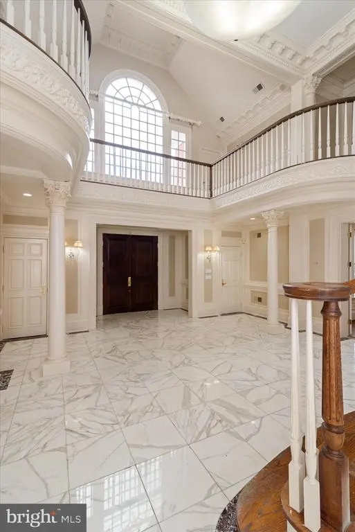 8537 Old Dominion Dr, Mclean, VA 22102