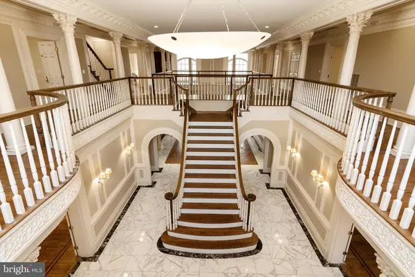 8537 Old Dominion Dr, Mclean, VA 22102