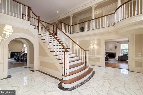 8537 Old Dominion Dr, Mclean, VA 22102