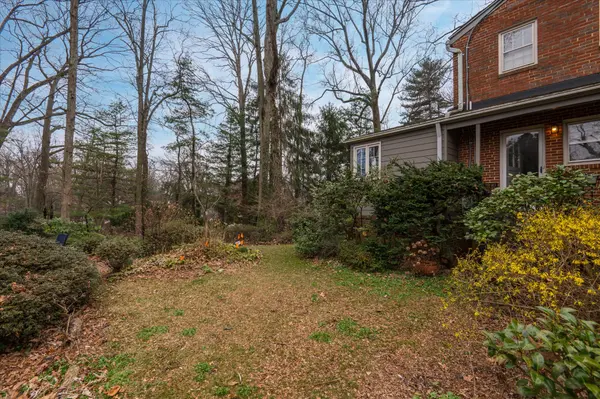 1443 Crestridge Dr, Silver Spring, MD 20910
