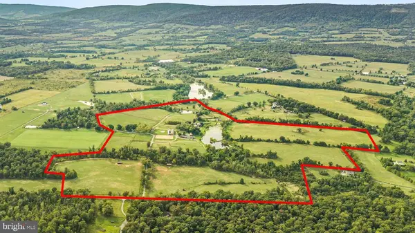 33846 Foxlease Ln, Upperville, VA 20184