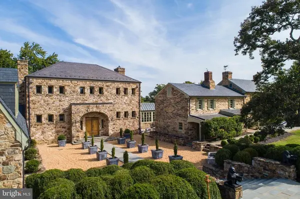 33846 Foxlease Ln, Upperville, VA 20184